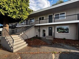 14523 Hwy 99 in Lynnwood, WA - Building Photo