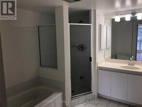 24-2224 Wellesley St W in Toronto, ON - Building Photo - Building Photo
