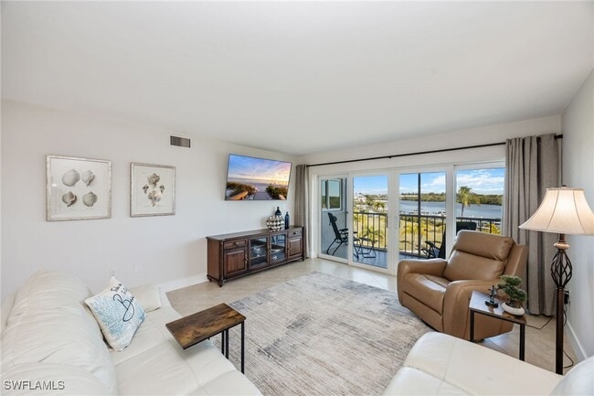 property at 309 Goodlette-Frank Rd