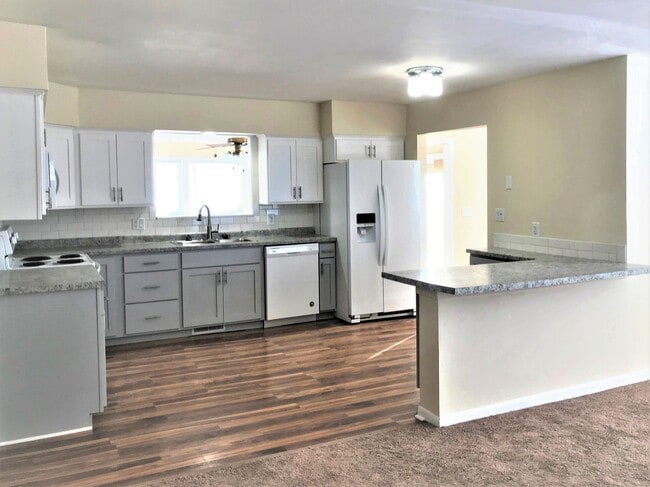 5257 Irish Ln in Fitchburg, WI - Building Photo - Building Photo