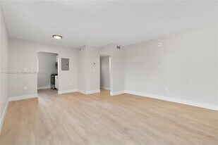 1101 NE 80th St in Miami, FL - Building Photo