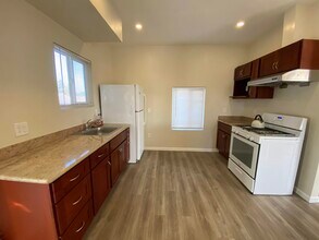 4032 Suter St in Oakland, CA - Building Photo - Building Photo