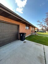 3470 S Hillcrest Dr in Butte, MT - Building Photo