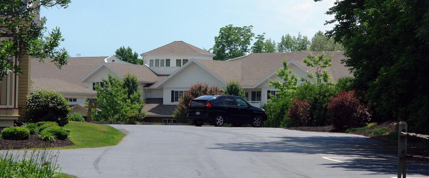 Maple Downs in Fayetteville, NY - Building Photo