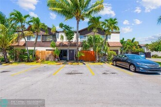 3200 NW 5th Terrace in Pompano Beach, FL - Foto de edificio - Building Photo