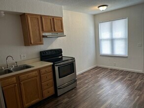 303 Smith Rd, Unit B in Jonesburg, MO - Building Photo - Building Photo