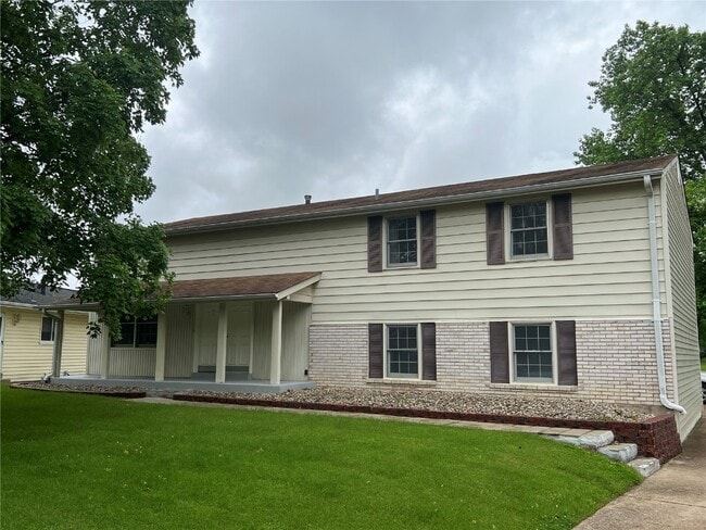 2510 Woodsage Dr in Florissant, MO - Building Photo - Building Photo