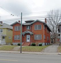 2327 N Main St in Dayton, OH - Foto de edificio - Building Photo