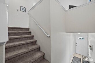 5619 E 43rd Ave-Unit -Unit A in Anchorage, AK - Building Photo - Building Photo