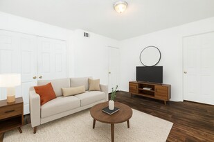 The Trails of Dickson Apartment Homes in Dickson, TN - Building Photo