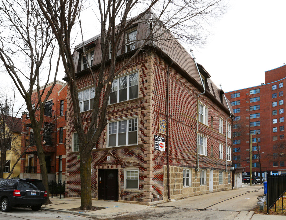 2711 N Kenmore Ave in Chicago, IL - Building Photo