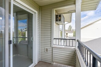 Courts At Indian Canyon in Spokane, WA - Building Photo - Interior Photo