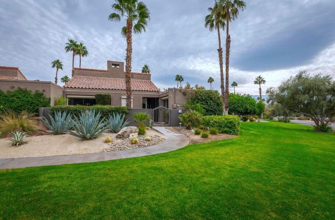 507 Desert W Dr in Rancho Mirage, CA - Building Photo