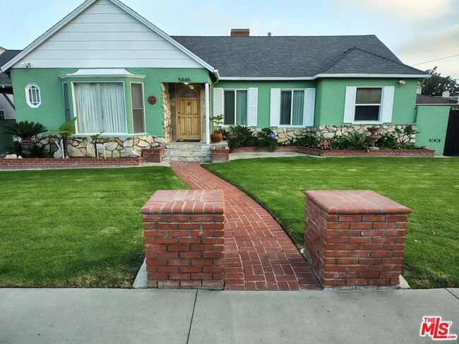 property at 5446 Angeles Vista Blvd