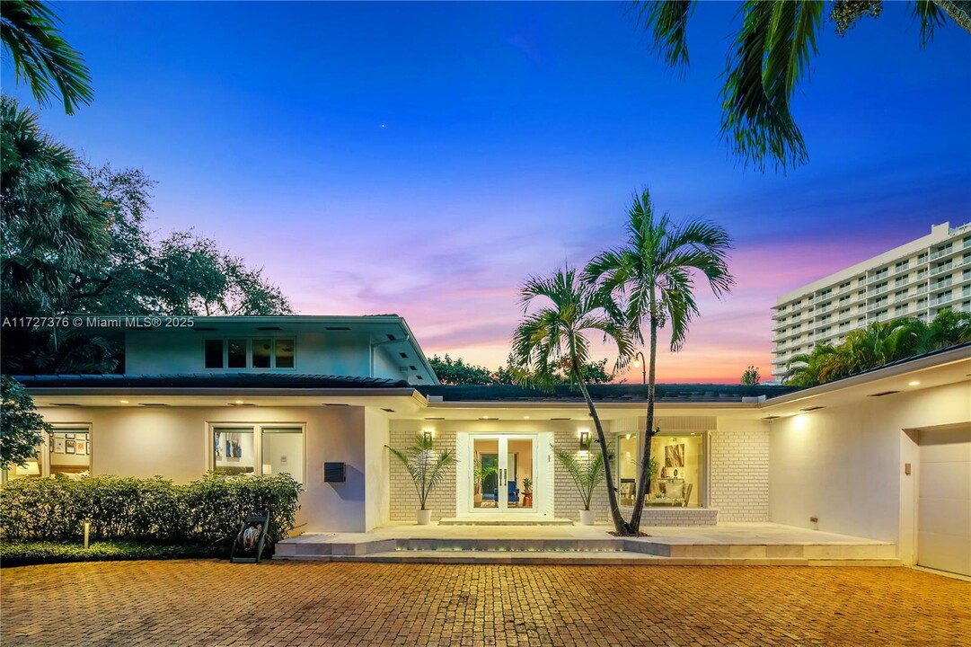 4150 Bay Point Rd in Miami, FL - Foto de edificio