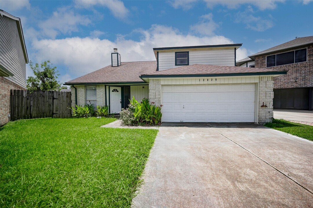 12838 Riva Ridge Ln in Houston, TX - Building Photo