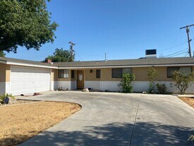 3201 Kaibab Ave in Bakersfield, CA - Building Photo