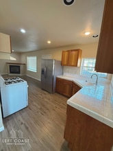 6314 SW Harbor Ave in Lincoln City, OR - Building Photo - Building Photo