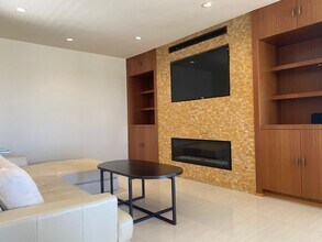 2104 Southridge Dr in Palm Springs, CA - Building Photo - Building Photo