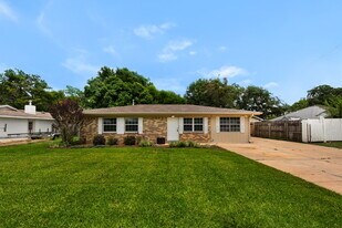 103 Baker Ave NW in Fort Walton Beach, FL - Building Photo