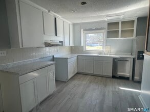 521 Mill St in Southington, CT - Building Photo - Building Photo