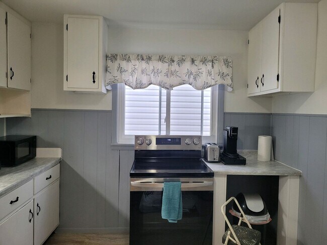 803 E 36th St in Erie, PA - Building Photo - Building Photo