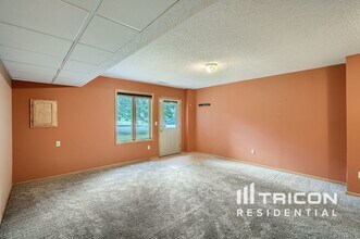 7701 Barbara Ave in Inver Grove Heights, MN - Building Photo - Building Photo