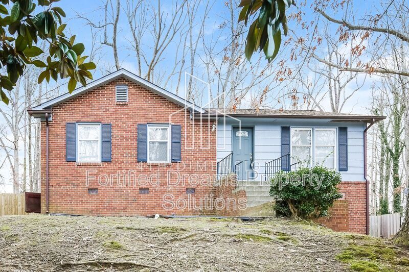 1908 Fox Creek Ct in High Point, NC - Building Photo