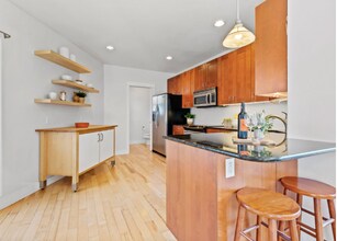 3131 NE Wasco St in Portland, OR - Foto de edificio - Building Photo