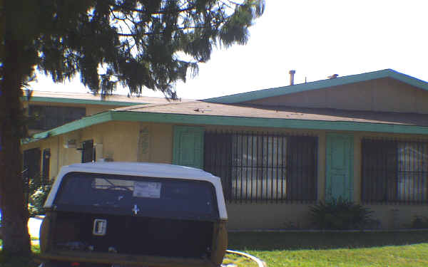 427 N Parkside Dr in Ontario, CA - Building Photo