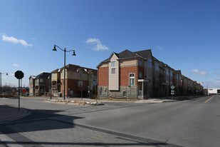 2-196 Legends Way in Markham, ON - Building Photo
