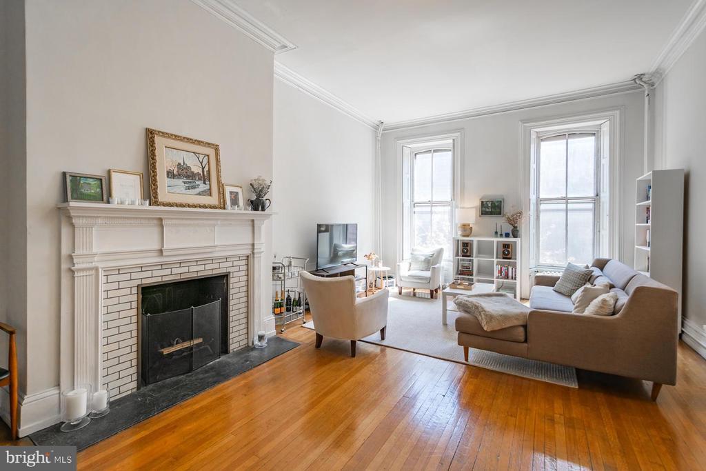 1527 Pine St in Philadelphia, PA - Building Photo