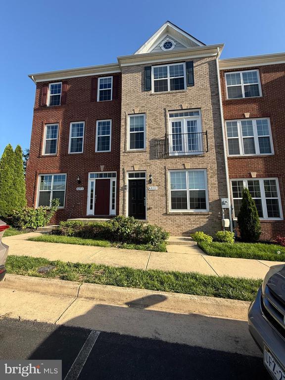 42711 Tunstall Terrace in Ashburn, VA - Building Photo - Building Photo