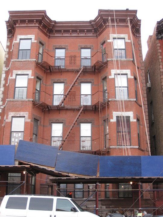 24 McDonough St in Brooklyn, NY - Building Photo