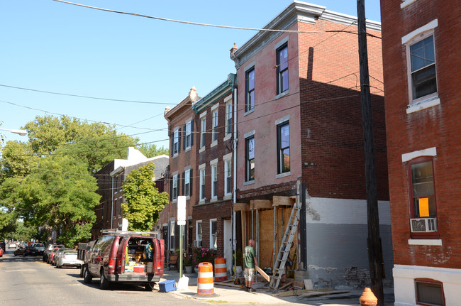 517 Fitzwater St in Philadelphia, PA - Building Photo - Building Photo