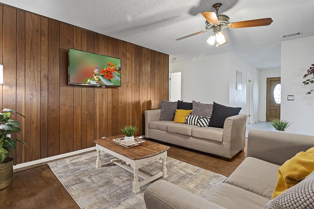 13206 Monte Rio St in San Antonio, TX - Building Photo
