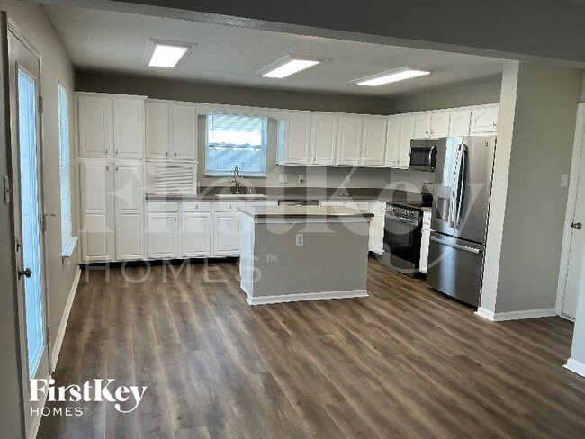 2284 Blossom Dr, Unit 2D in Greenwood, IN - Building Photo - Building Photo