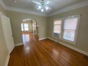 245 E Lullwood Ave in San Antonio, TX - Building Photo - Building Photo