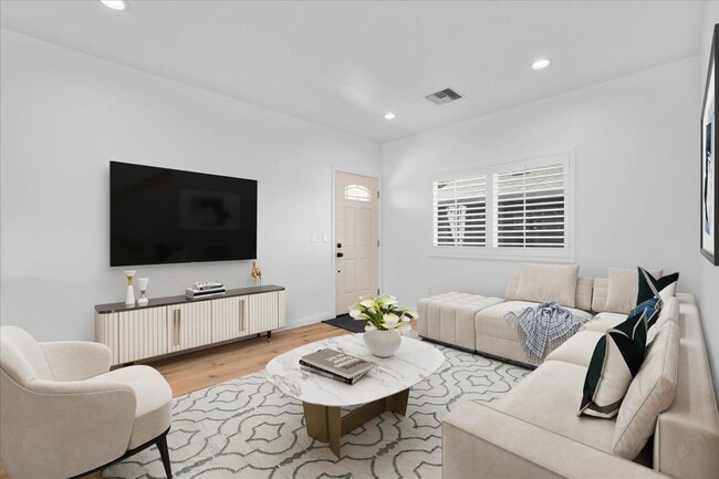 408 W Walnut Ave in Monrovia, CA - Building Photo - Building Photo