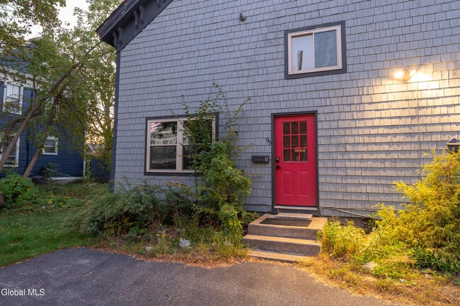 99 Woodlawn Ave in Saratoga Springs, NY - Building Photo - Building Photo