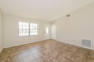 4122 Bula Ln in North Port, FL - Foto de edificio - Building Photo