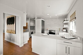 118 Coronada Cir in Santa Barbara, CA - Building Photo - Building Photo