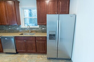2631 W Superior St, Unit 1 in Chicago, IL - Building Photo - Building Photo