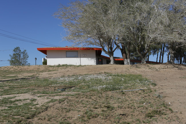 16147 Yates Rd in Victorville, CA - Building Photo - Building Photo