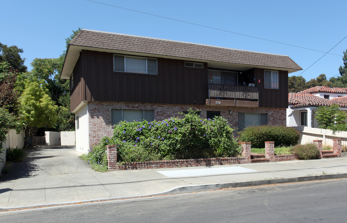 770 Chestnut St in San Carlos, CA - Building Photo