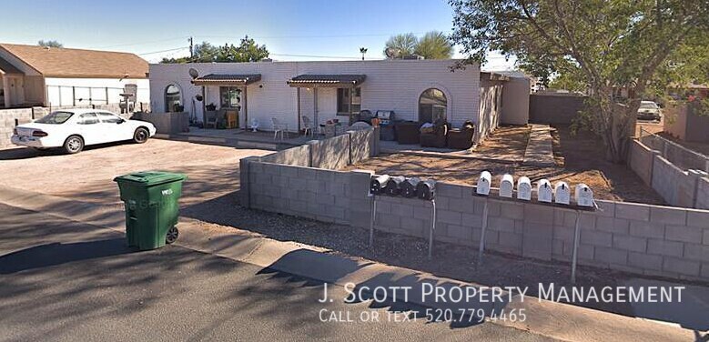 525 E Peppertree Ave in Apache Junction, AZ - Building Photo