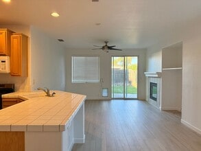 10031 Waterfield Dr in Elk Grove, CA - Building Photo - Building Photo