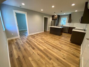 408 Pine St in Hood River, OR - Building Photo - Building Photo