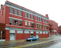 36 W McMicken Ave in Cincinnati, OH - Foto de edificio - Building Photo