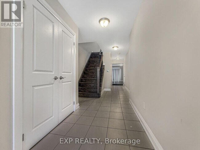 923 Isaac Phillips Way in Newmarket, ON - Building Photo - Building Photo